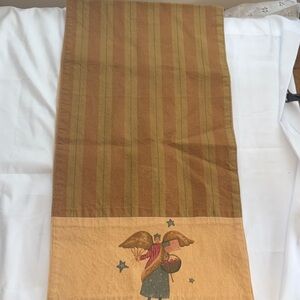 Elegant Angel Design Table Runner